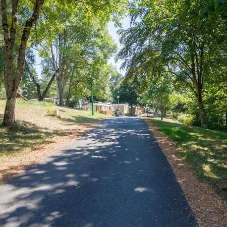 Paradis Les Chanterelles Parque de Campismo Saint-Rémy-sur-Durolle