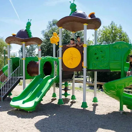 Paradis Les Chanterelles Parque de Campismo *